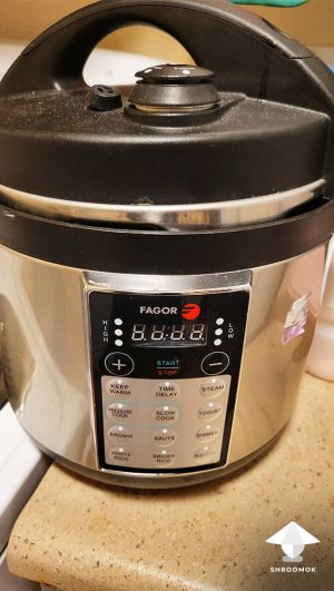 Pressure cooker or instant pot for coffee substrate sterilization