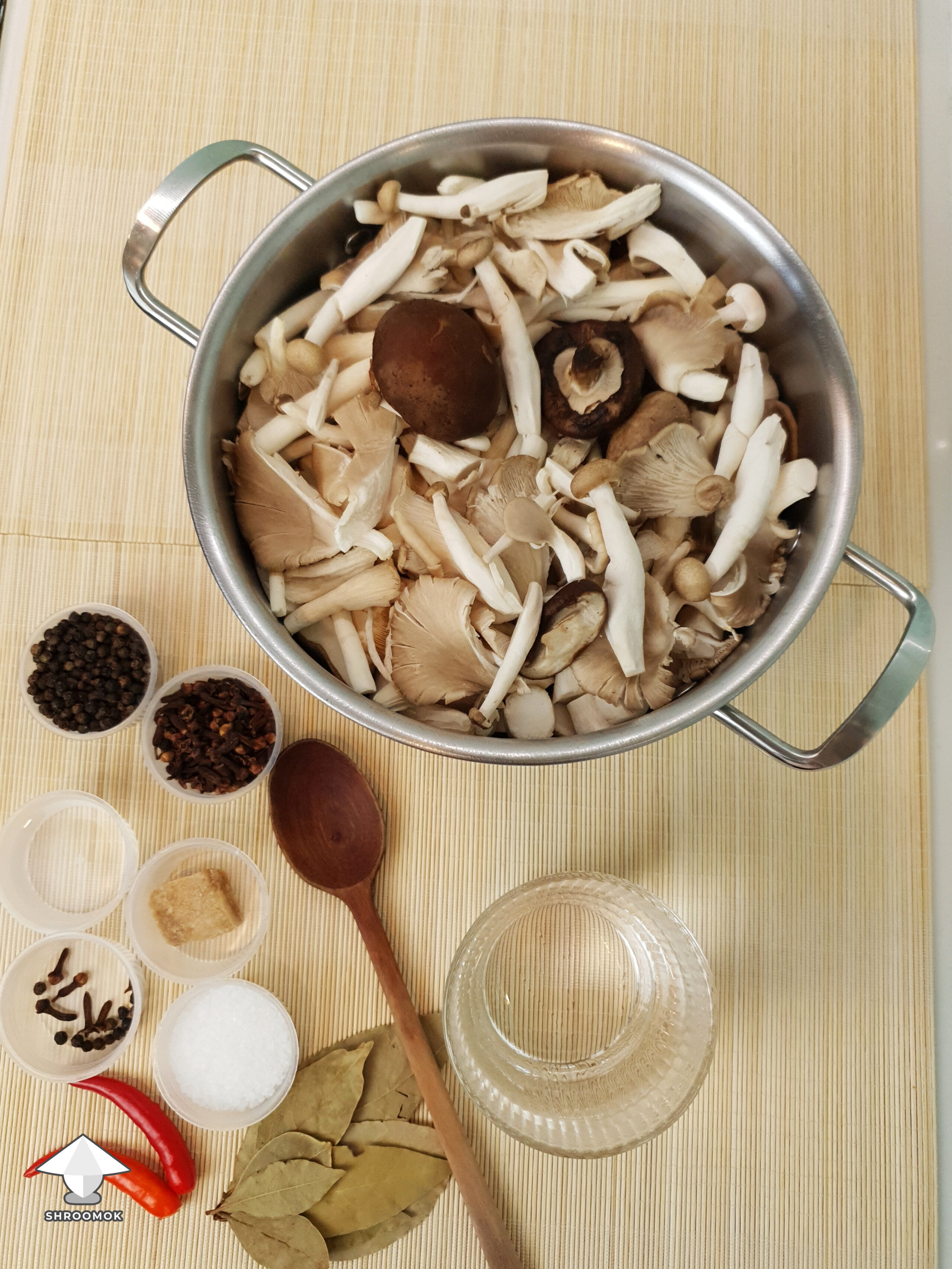 Mushrooms preparation for cooking and fermentation