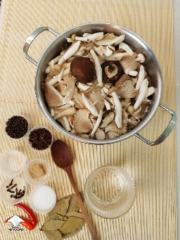 Mushrooms preparation for cooking and fermentation
