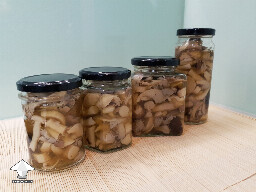 Mushrooms prepared for fermentation