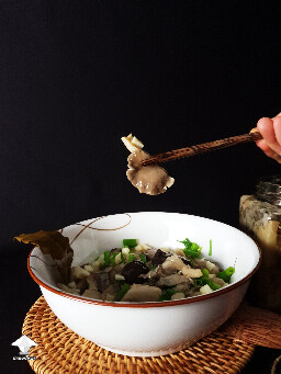 Serving suggestion - fermented mushrooms