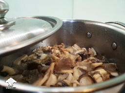 Simmer for 15 mins - mushroom cooking for fermentation