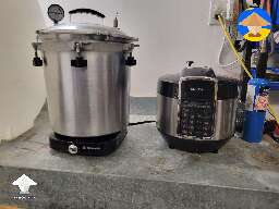 These two put in work for grain sterilization. Drippy rye, drippy corn, and regular rye. Cooked and sterilized 14 jars 1L each