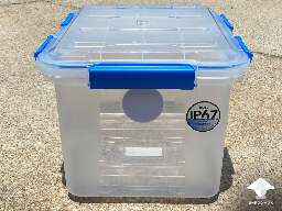 Monotub air vents for fresh air exchange