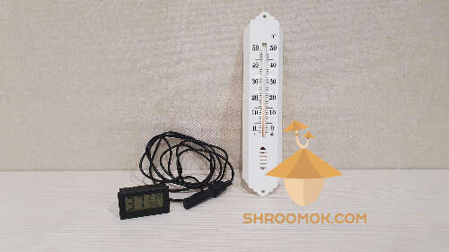 Thermometer for incubator for colonization step of growing magic mushrooms