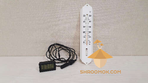 Thermometer and hygrometer for psilocybe cubensis incubator and growbox